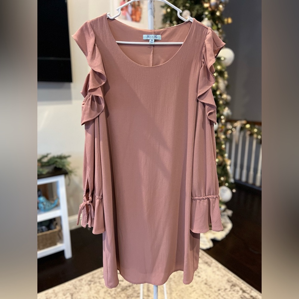 Light pink, boutique, cold shoulder dress
